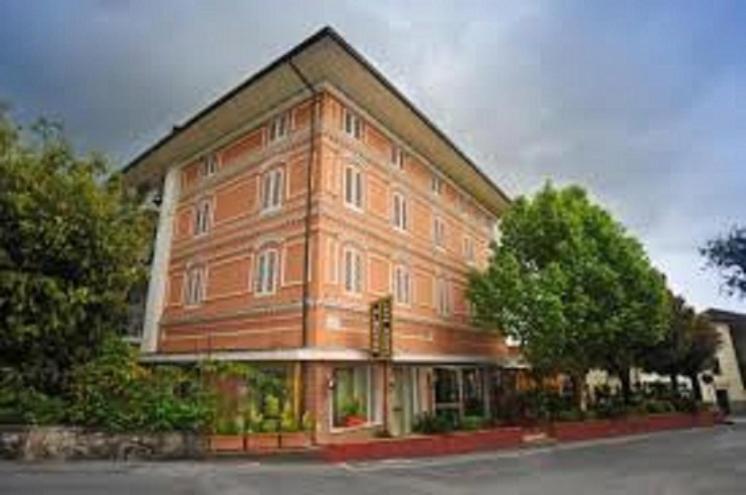 Hotel Casa Rossa Montecatini Terme Exterior photo