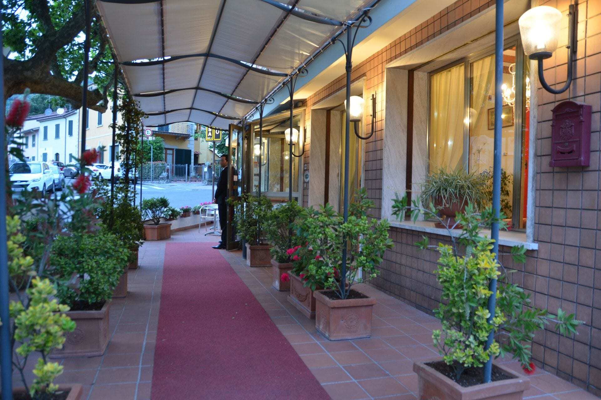 Hotel Casa Rossa Montecatini Terme Exterior photo
