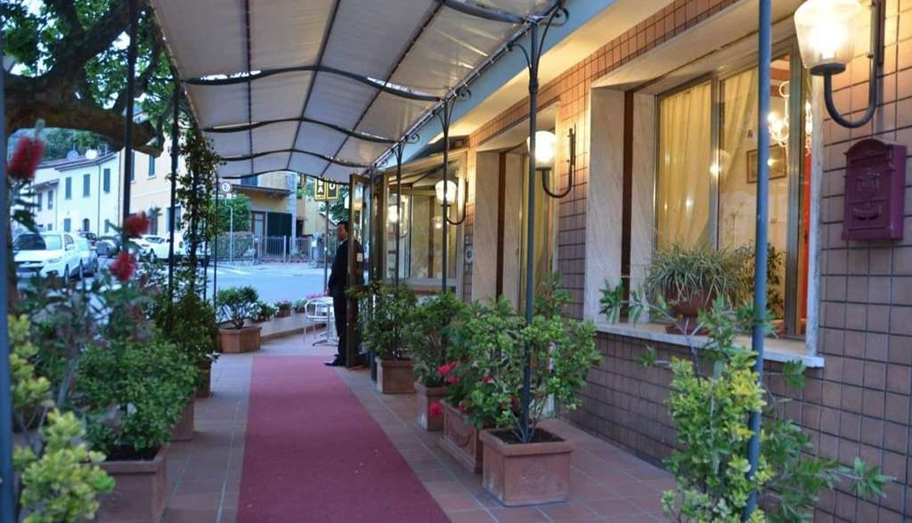 Hotel Casa Rossa Montecatini Terme Exterior photo